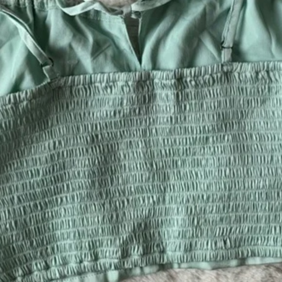 Brand New Hollister Satin Crop Top - Picture 8 of 11